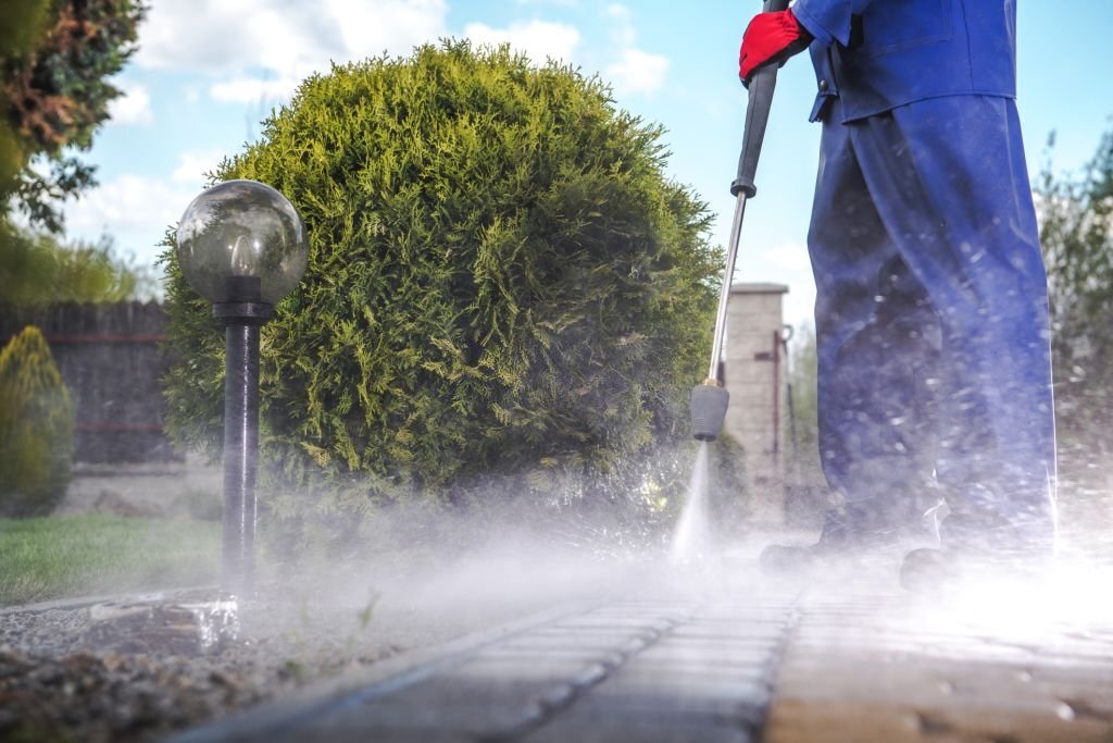 Starting a Pressure Washer Company: How Much Will You Need
